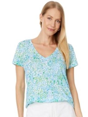 Lilly Pulitzer Small S Etta v neck top in dandy lions hydra blue print